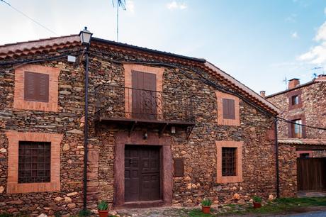 Ruta de los pueblos rojos de Segovia. Madriguera