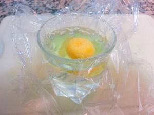 COMO HACER UN HUEVO COCIDO EN 2 MINUTOS EN MICROONDAS