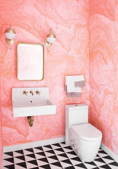 baño con estucado rosa