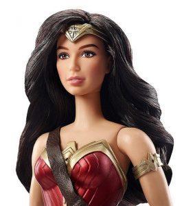 Regresa Wonder Woman a The Barbie Collection: ¿demasiado parecido?