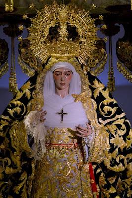 La Virgen del Rocío de la Hermandad de la Redención portará un broche con la imagen de la Divina Pastora