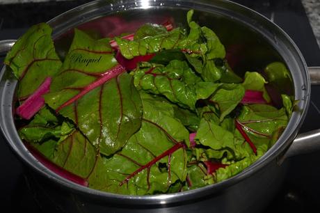 Acelga roja cocida con patatas