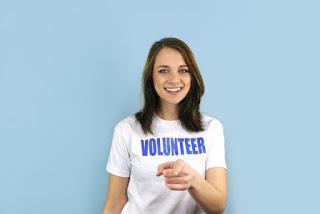 Las mujeres aceptan realizar más tareas no valoradas para promocionar. ¿Por qué? (1)