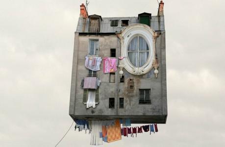 Las mágicas casas voladoras de Laurent Chéhère
