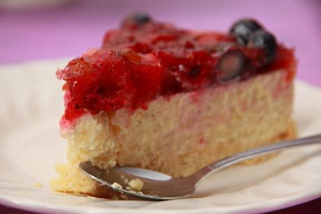 Tarta de arroz con leche y frutas del bosque