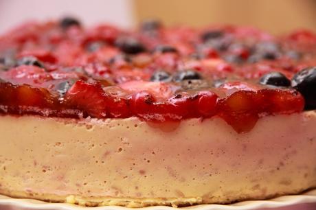 Tarta de arroz y frutas del bosque