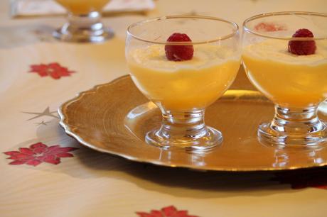 Vasitos de mousse de limón crema de chocolate blanco y frambuesas confitadas - recetas de postres en vasito