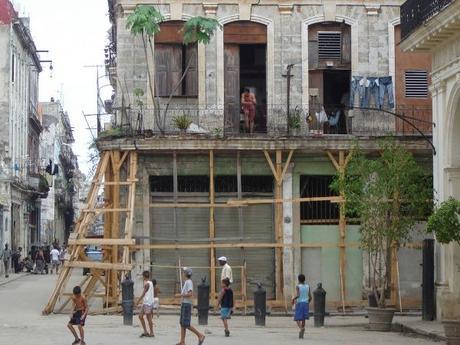 El régimen de La Habana afloja la mano con el tema de la vivienda