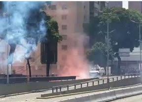 ¿SE LE MOJA LA CANOA?