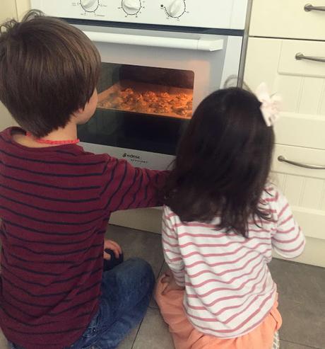 COCINAR CON NIÑOS: GALLETAS TIPO COOKIES