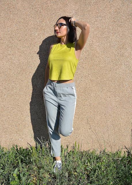 Outfit Crop Top con Jogger