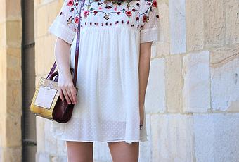 Outfit con vestido bordado - Paperblog