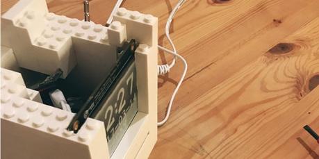 Un mini ordenador Macintosh hecho con LEGO que funciona de verdad