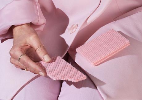 Esta fotógrafa combina la ropa de los modelos con comida