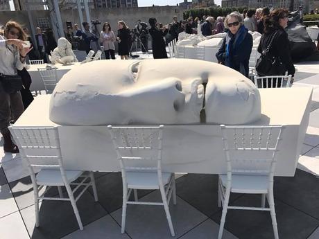 Villar Rojas en la cúspide: “El teatro de la desaparición” en la terraza del MET Villar Rojas en la cúspide: “El teatro de la desaparición” en la terraza del MET