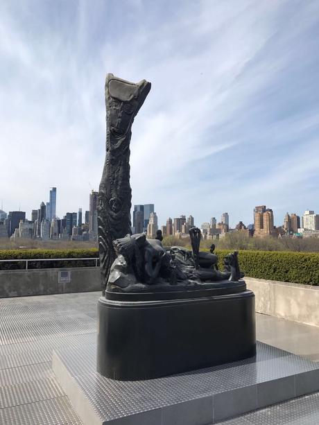 Villar Rojas en la cúspide: “El teatro de la desaparición” en la terraza del MET Villar Rojas en la cúspide: “El teatro de la desaparición” en la terraza del MET