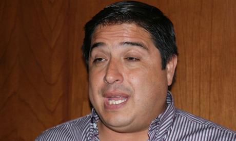 El Deforma se burla de Romero Calzada por su propuesta de las calcomanias