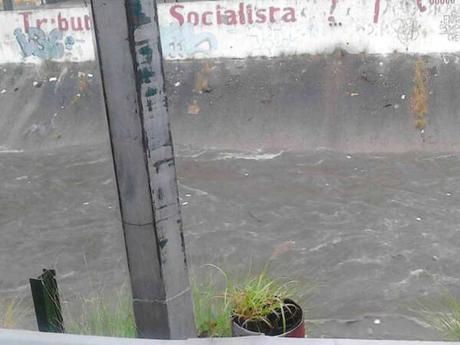 ¡Alerta! por aumento del caudal del Río Guaire #Caracas