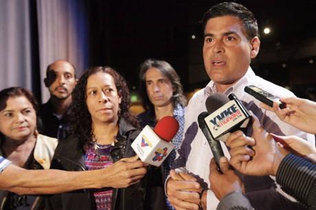 Roberto Messuti (@rmessuti) arremetió contra Franco De Vita (@FrancoDeVita) en Twitter