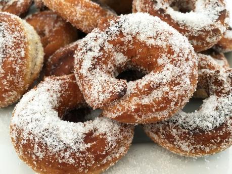 rosquillas fáciles rosquillas con cardamomo rosquillas caseras roscos fritos recetas españolas recetas delikatissen postres rápidos postres fáciles 