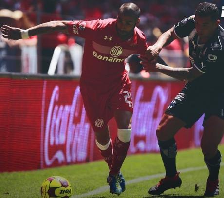 Toluca empata  1-1 con Monterrey y sigue como líder