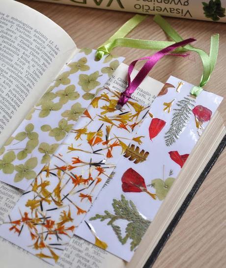 Día del Libro: marcapáginas / Book day: handmade bookmarks