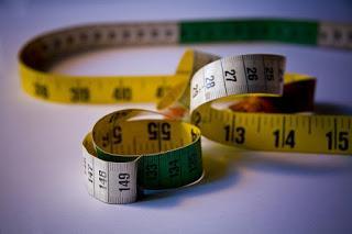 DEFENDIENDO A UNA MUJER DEFENDIENDO A UNA MUJER