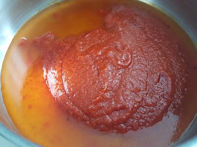 PIMIENTOS RELLENOS EN TOMATE