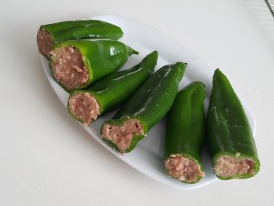 PIMIENTOS RELLENOS EN TOMATE