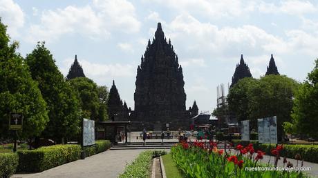 Prambanan; los templos hinduistas y Candi Sewu