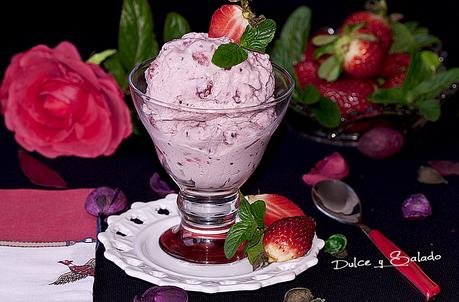 Helado de Yogur con Fresas