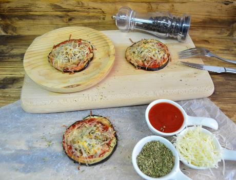 mini pizzas de berenjenas, pizza de berenjenas, pizzas de dieta, berenjenas al horno, berenjenas dietas, berenjenas light, berenjenas de atún, berenjenas con atún, berenjenas con tomate,