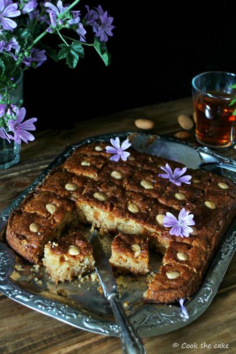 basbousa, pastel-de-semola-y-coco, coconut-semolina-cake, lemon-syrup