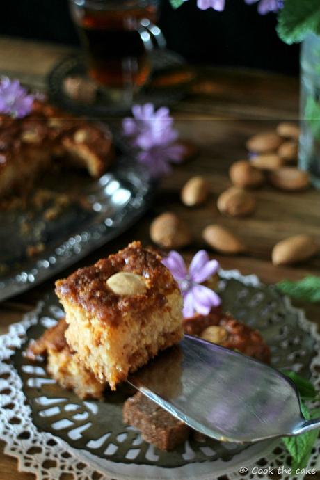 basbousa, pastel-de-semola-y-coco, coconut-semolina-cake, lemon-syrup