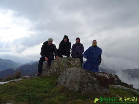 Ruta al Pico Gobia y La Forquita: Cima del Pico Bustronci
