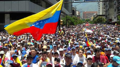 Este gobierno  “no se marcha con marchas, ni cacerolas” #Venezuela