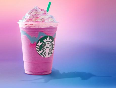 Starbucks lanza un mágico Frappuccino Unicornio que cambia de color