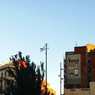 TERRY ME VA, EN PLAÇA MOLINA LO HAN BORRADO...A LA BARCELONA D' ABANS, D' AVUI I DE SEMPRE...20-04-2017...!!!