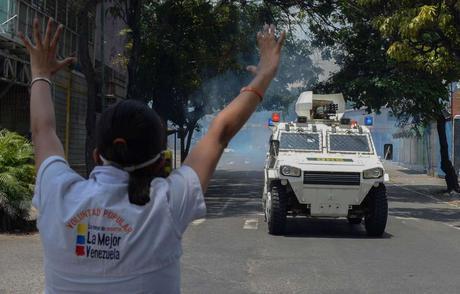 Venezuela apuesta en las calles por desgastar a Maduro