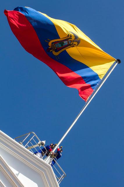 Cambio de guardia en Carondelet // Basílica del voto nacional