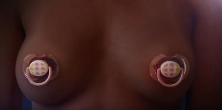 Tetas cantarinas para luchar contra el cáncer de mama (y la censura de Facebook)