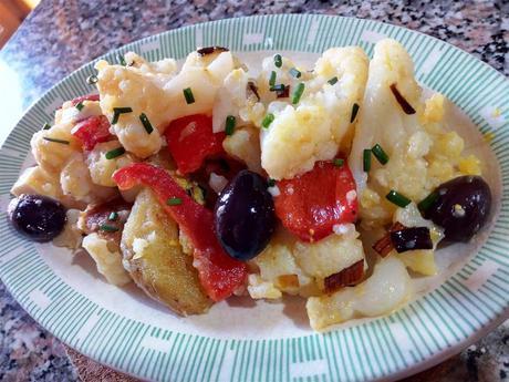 Ensalada de coliflor y patata - Ensalada de coliflor y patata con pimientos - Insalata di cavoli e patate - Cauliflower and potato salad