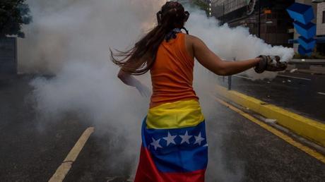 La violencia en Venezuela genera polémica internacional