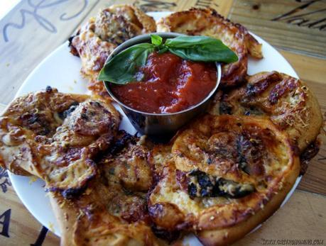 Pizza rolls