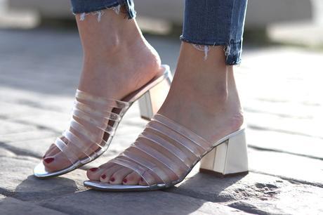 FLOUNCE JACKET & TRANSPARENT SANDALS