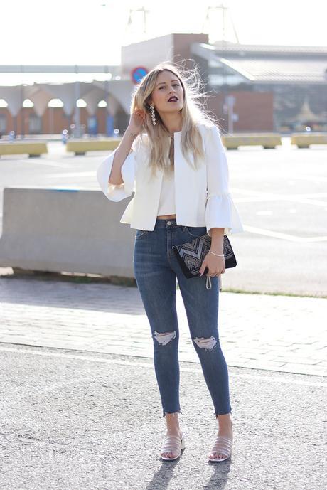 FLOUNCE JACKET & TRANSPARENT SANDALS