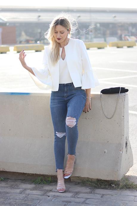 FLOUNCE JACKET & TRANSPARENT SANDALS