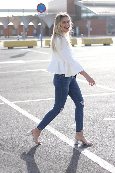 FLOUNCE JACKET & TRANSPARENT SANDALS