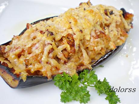 Berenjenas rellenas de nueces y almendras