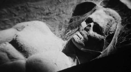 Danza Macabra / La Lunga Notte de Terrore aka Castle of Blood (1964) / Secuencia de la película